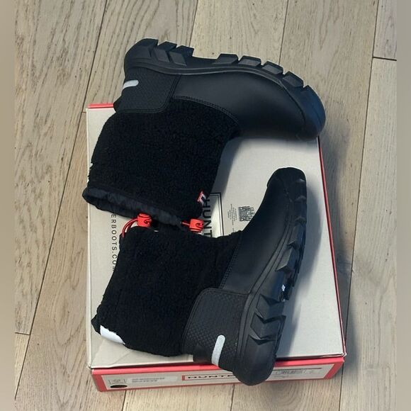 Little Boys Hunter bk wanderer sherpa snow boots used once, like new. - Picture 7 of 9